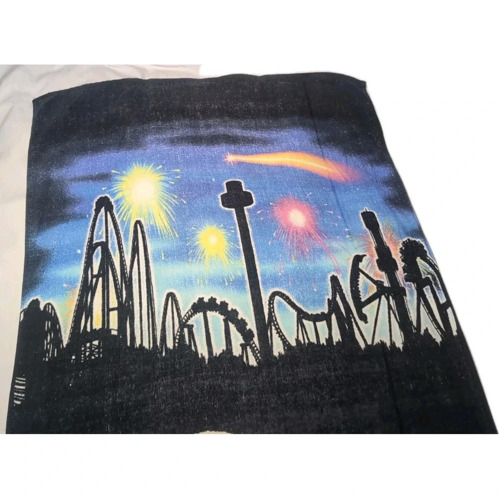 2010 Peanuts Snoopy Charlie Brown Carowinds NC SC Towel Beach Bath Pool 56